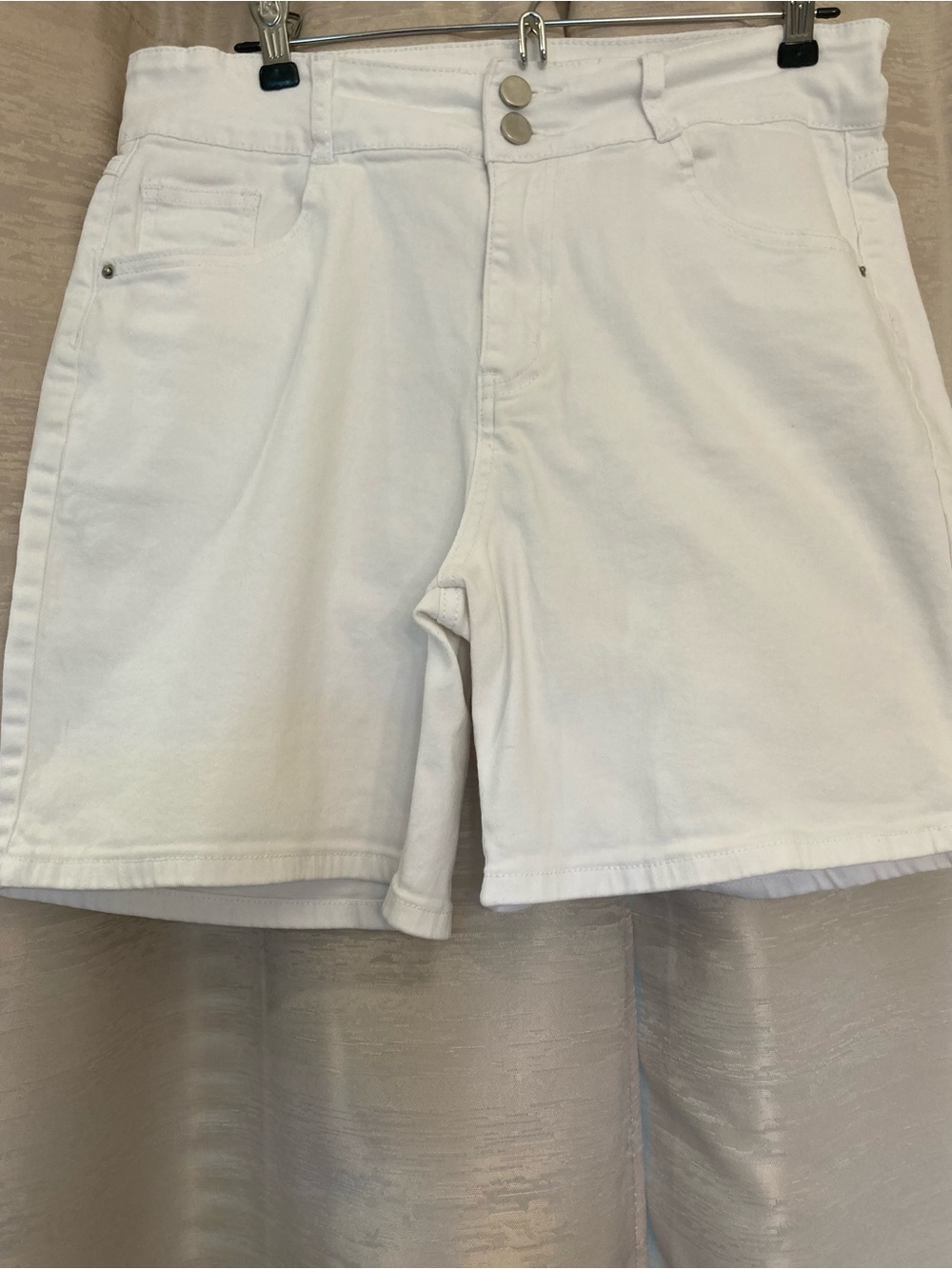 Women’s White Casual Shorts XL